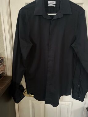 Calvin Klein Men's Black Button-Front Dress Shirt.